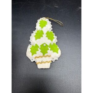 Vintage Felt Christmas Tree Ornament Lace‎ Trim Green Leaves Pearls
